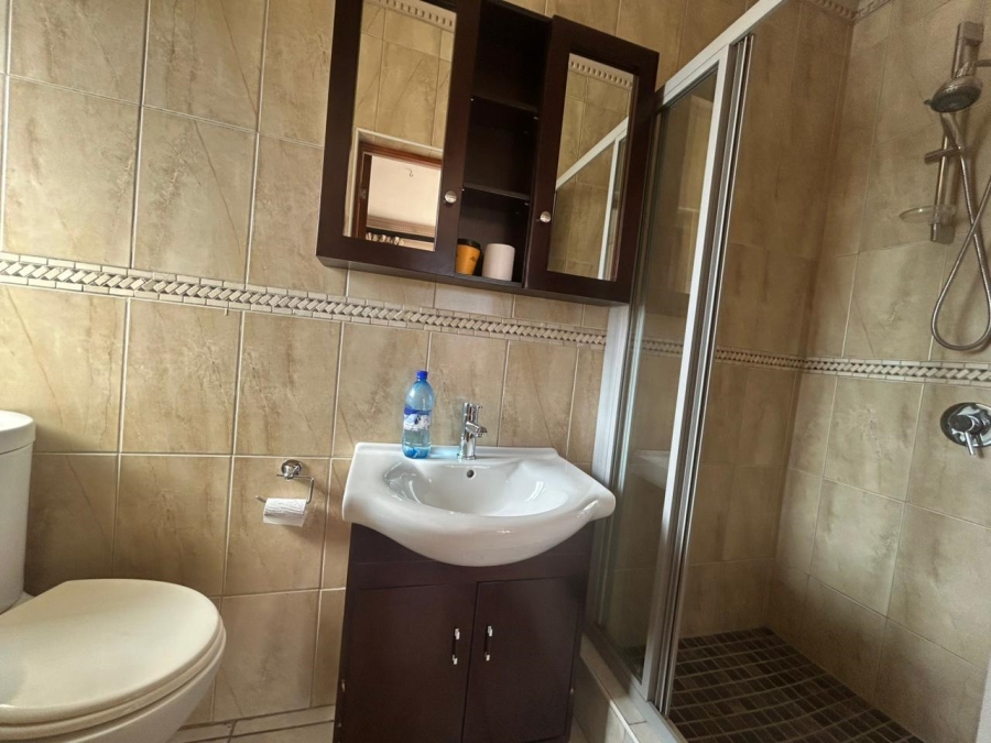 5 Bedroom Property for Sale in Birdwood Estate North West